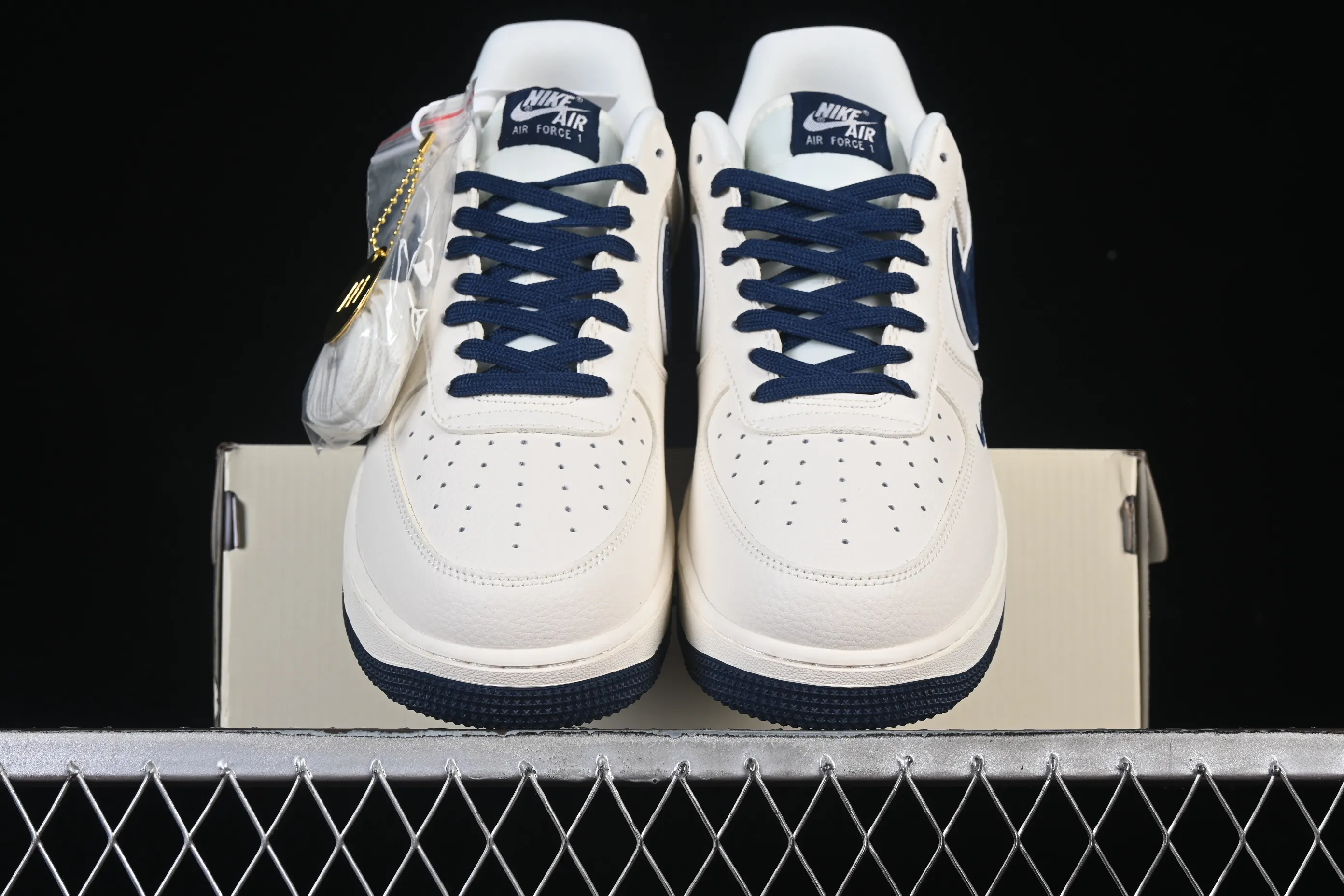 All Categories Nk Air Force 1 Air Force Series Nk Air Force 1 Low Air Force Low Nike Air Force 1'07 Low Blue Red Beige Blue Red Pig Eight Leather Air Force One Low Casual Shoes DD1982-326